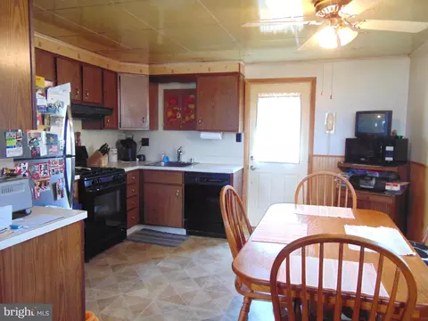 Kitchen - 123 Mitchell Ave, Runnemede, NJ 08078 photo 2 of 3