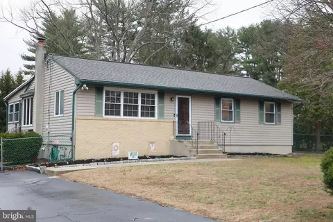257 Crestview Ave, Blackwood, NJ 08012