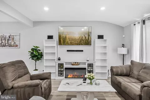 239 Boyer Ave, West Berlin, NJ 08091