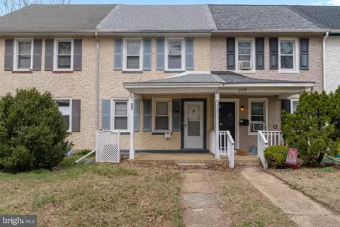 207 New Jersey Rd, Brooklawn, NJ 08030