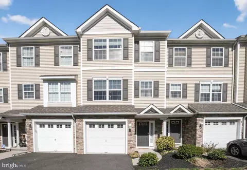 13 Lumber Ln, Mount Ephraim, NJ 08059