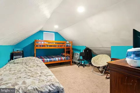Bedroom - 118 E 10th Ave, Pine Hill, NJ 08021 photo 3 of 5