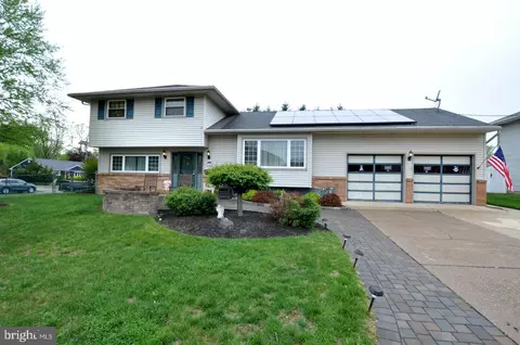 2301 Hartford Dr, Glendora, NJ 08029