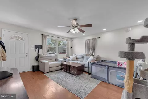 Entry Way - 111 E Park Ave, Lindenwold, NJ 08021 photo 1 of 6