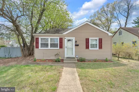 Exterior - 111 E Park Ave, Lindenwold, NJ 08021 photo 2 of 4