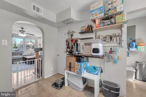 Entry Way - 111 E Park Ave, Lindenwold, NJ 08021 photo 3 of 6