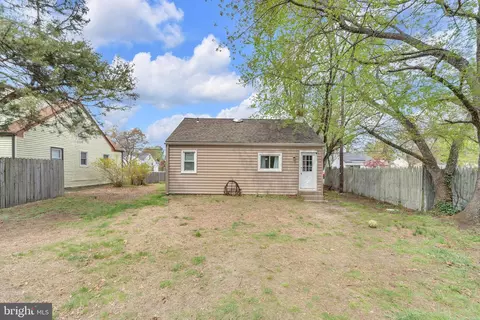Exterior - 111 E Park Ave, Lindenwold, NJ 08021 photo 3 of 4