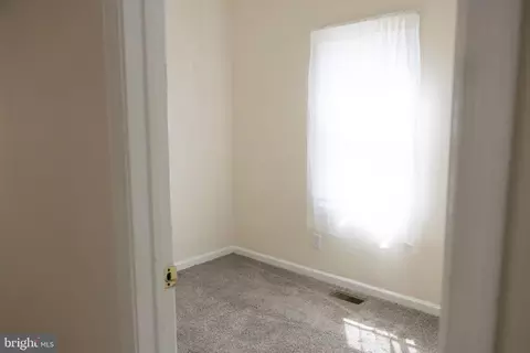 Entry Way - 61 Chestnut Ln, Pine Hill, NJ 08021 photo 4 of 9