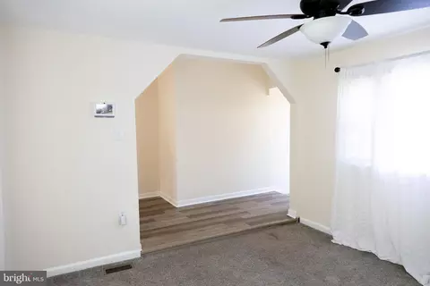 Entry Way - 61 Chestnut Ln, Pine Hill, NJ 08021 photo 2 of 9