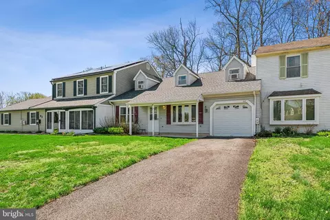 61 Wynnewood Dr, Voorhees, NJ 08043