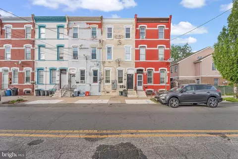 139 State St, Camden, NJ 08102