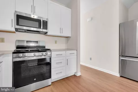 Entry Way - 16 Rowand Way E, Clementon, NJ 08021 photo 6 of 11