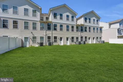 Exterior - 16 Rowand Way E, Clementon, NJ 08021 photo 1 of 2