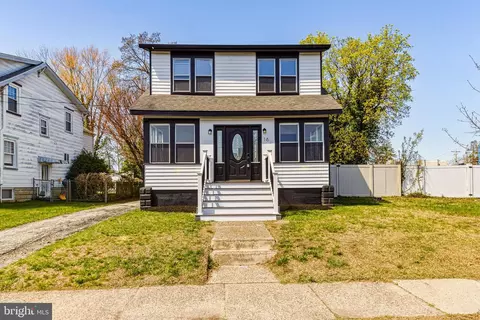 16 Madison Ave, Laurel Springs, NJ 08021