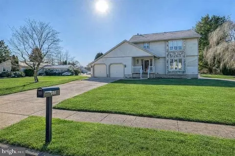 68 Wayside Rd, Berlin, NJ 08009