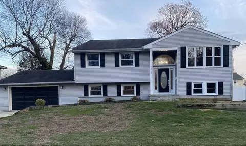 106 Parkview Rd, Stratford, NJ 08084