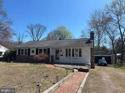 323 Chestnut Ave, Lindenwold, NJ 08021
