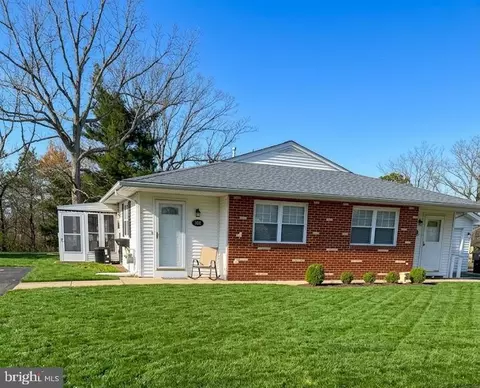 180 Elmtowne Blvd, Hammonton, NJ 08037