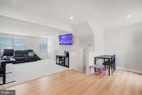 Entry Way - 56 Rowand Way E, Clementon, NJ 08021 photo 5 of 11