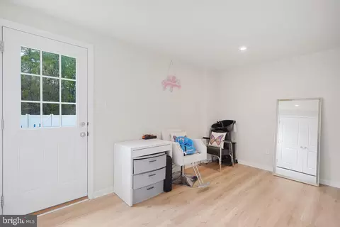 Entry Way - 56 Rowand Way E, Clementon, NJ 08021 photo 3 of 11