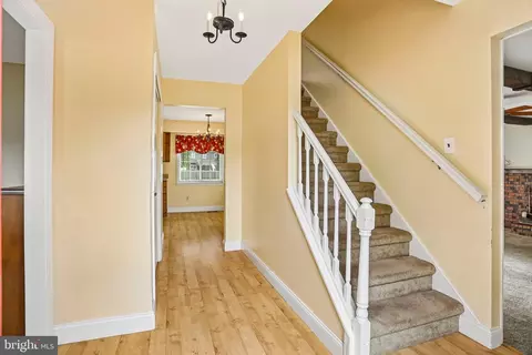 Entry Way - 8 Dunham Ct, Berlin, NJ 08009 photo 1 of 5