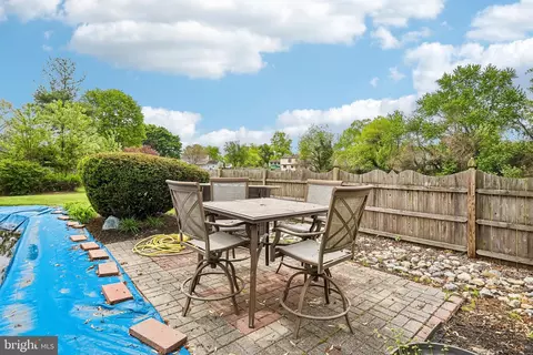 Exterior - 8 Dunham Ct, Berlin, NJ 08009 photo 10 of 15