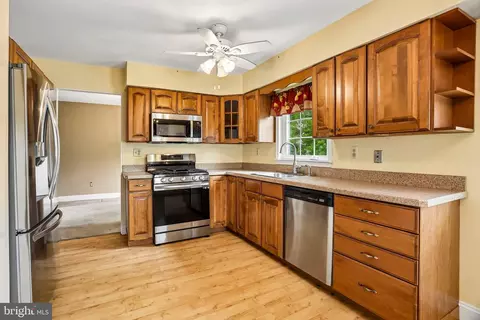 Kitchen - 8 Dunham Ct, Berlin, NJ 08009 photo 3 of 3