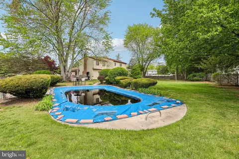 Exterior - 8 Dunham Ct, Berlin, NJ 08009 photo 7 of 15