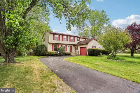 Exterior - 8 Dunham Ct, Berlin, NJ 08009 photo 13 of 15