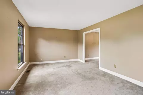 Living - 8 Dunham Ct, Berlin, NJ 08009 photo 1 of 6