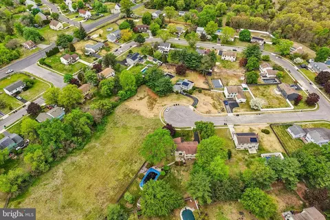 View/Area - 8 Dunham Ct, Berlin, NJ 08009 photo 3 of 8