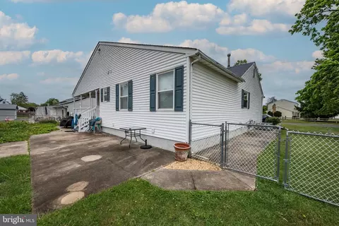 Exterior - 701 Floodgate Rd, Glendora, NJ 08029 photo 5 of 9