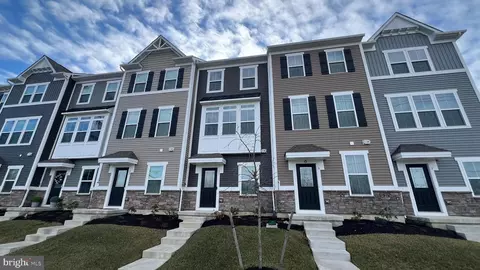 11 Sidney Ln, Stratford, NJ 08084