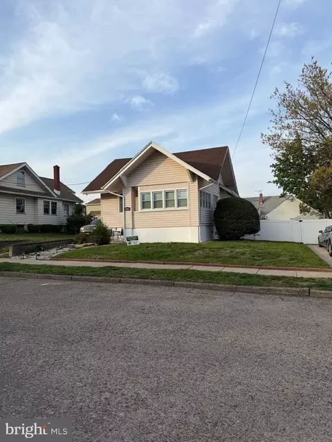 2222 Scovel Ave, Pennsauken, NJ 08110