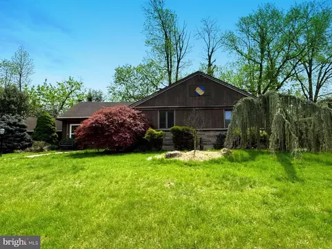 410 Narragansett Dr, Cherry Hill, NJ 08002