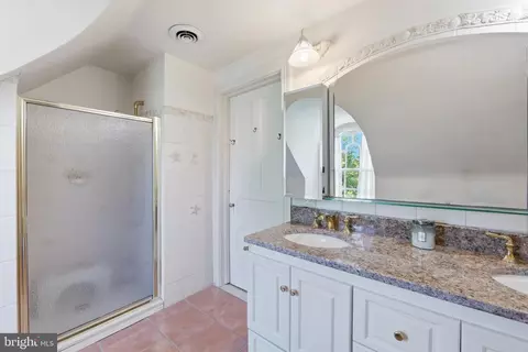 Bath - 406 Warwick Rd, Haddonfield, NJ 08033 photo 6 of 6