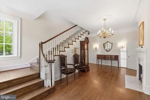 Entry Way - 406 Warwick Rd, Haddonfield, NJ 08033 photo 1 of 8