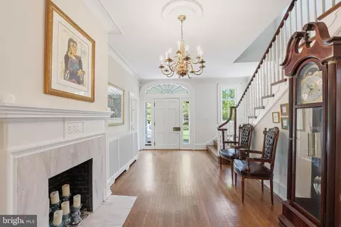 Entry Way - 406 Warwick Rd, Haddonfield, NJ 08033 photo 2 of 8