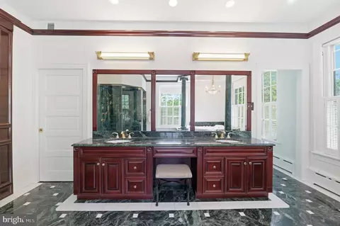 Bath - 406 Warwick Rd, Haddonfield, NJ 08033 photo 3 of 6