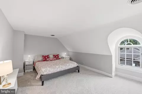Bedroom - 406 Warwick Rd, Haddonfield, NJ 08033 photo 5 of 6