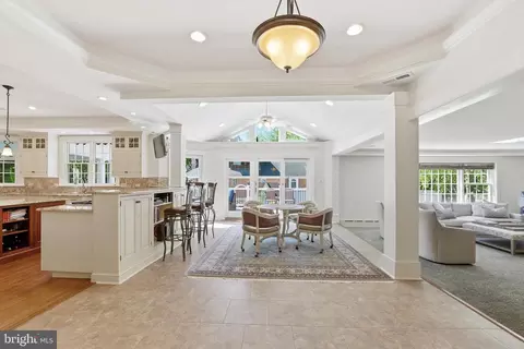 Entry Way - 406 Warwick Rd, Haddonfield, NJ 08033 photo 4 of 8