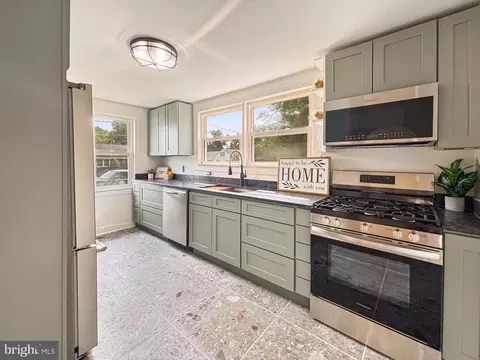 57 Ohio Ave, Blackwood, NJ 08012