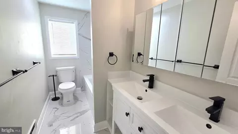 Entry Way - 13 Albert Rd, Glendora, NJ 08029 photo 6 of 11