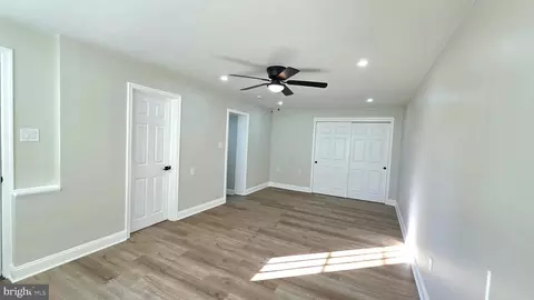 Entry Way - 13 Albert Rd, Glendora, NJ 08029 photo 10 of 11