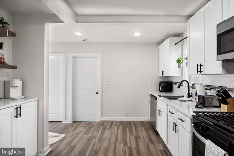 Entry Way - 42 E 6th Ave, Pine Hill, NJ 08021 photo 4 of 8