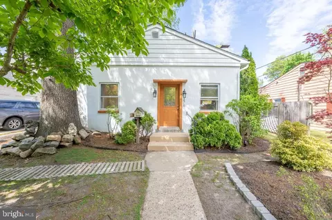 171 Silver Lake Dr, Clementon, NJ 08021