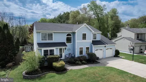 21 Fountain Ct, Cherry Hill, NJ 08034