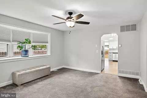 Living - 72 E 9th Ave, Pine Hill, NJ 08021 photo 1 of 2
