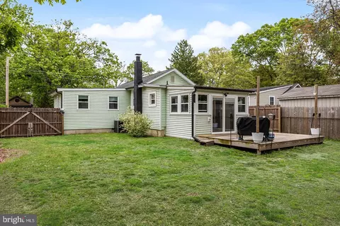 Exterior - 72 E 9th Ave, Pine Hill, NJ 08021 photo 3 of 4