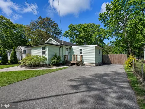 72 E 9th Ave, Pine Hill, NJ 08021